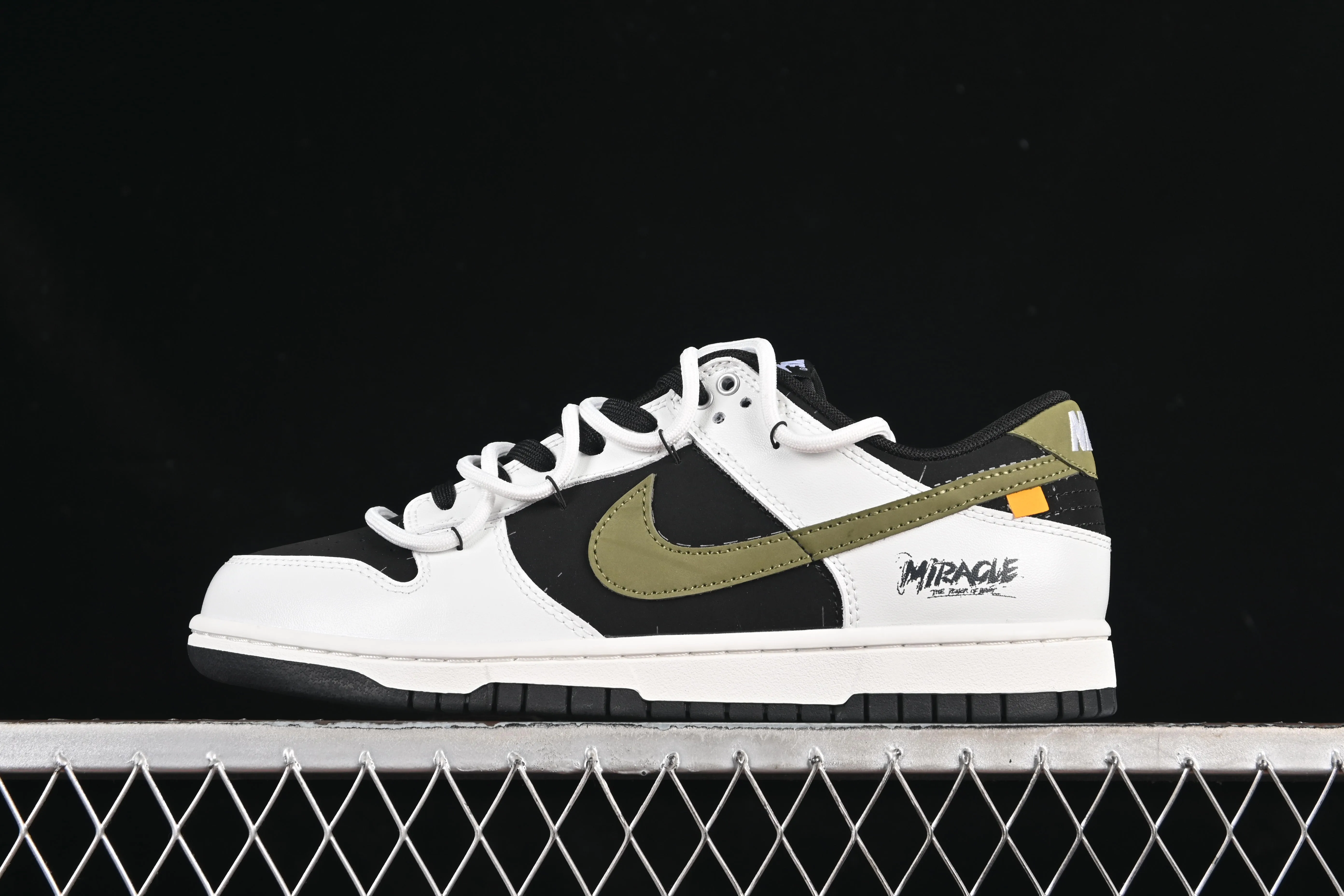 All categories Nk SB Dunk Series Nk SB Dunk Low High-end customized low-top sneakers Nike SB Dunk Low "Just Do It" Strap anniversary high-end customized low-top casual sneakers WG0414-024